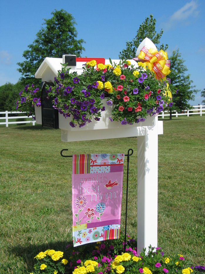 americana mailbox planter