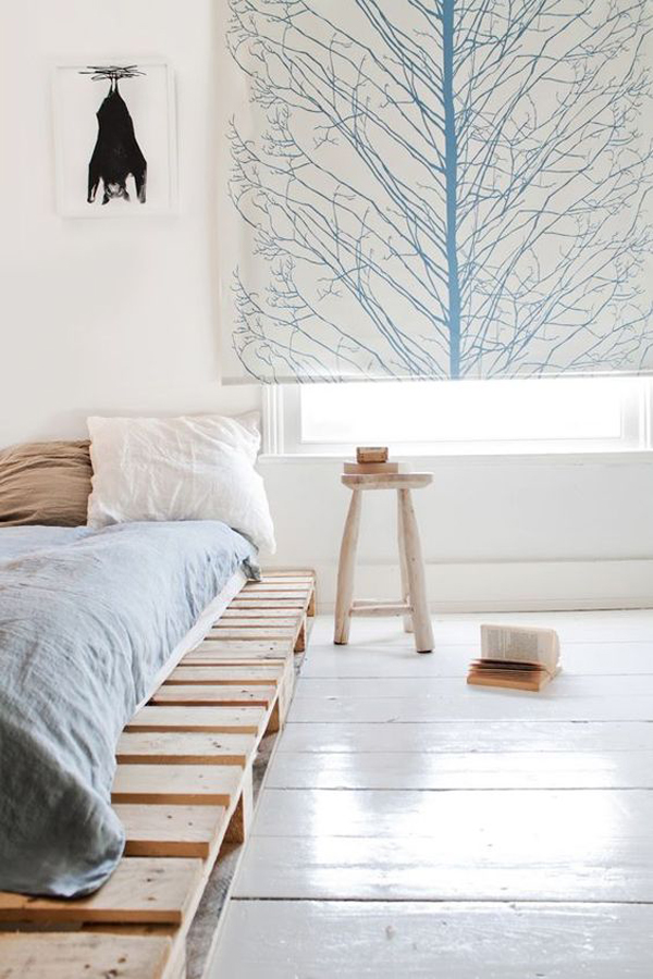 comfy-diy-bed-frame-with-pallet-boards