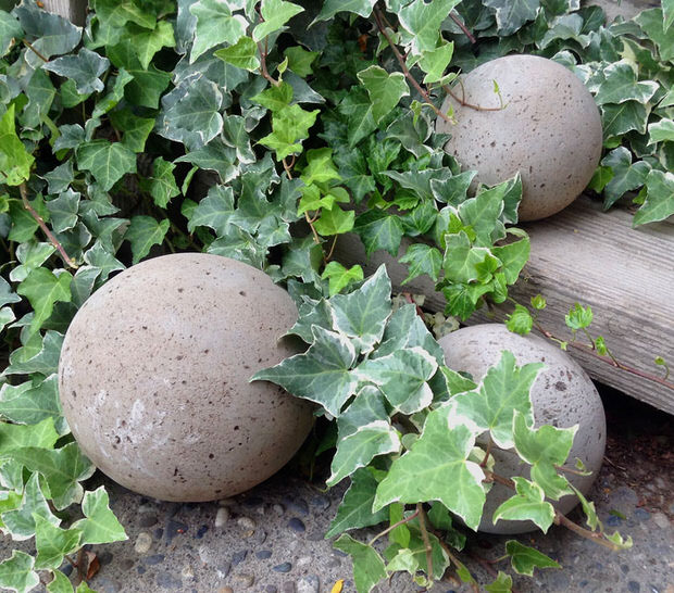 concrete-garden-globes