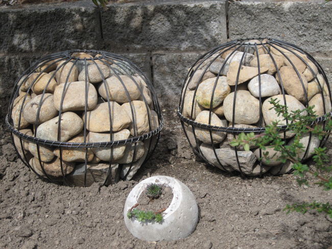 gabion garden globe