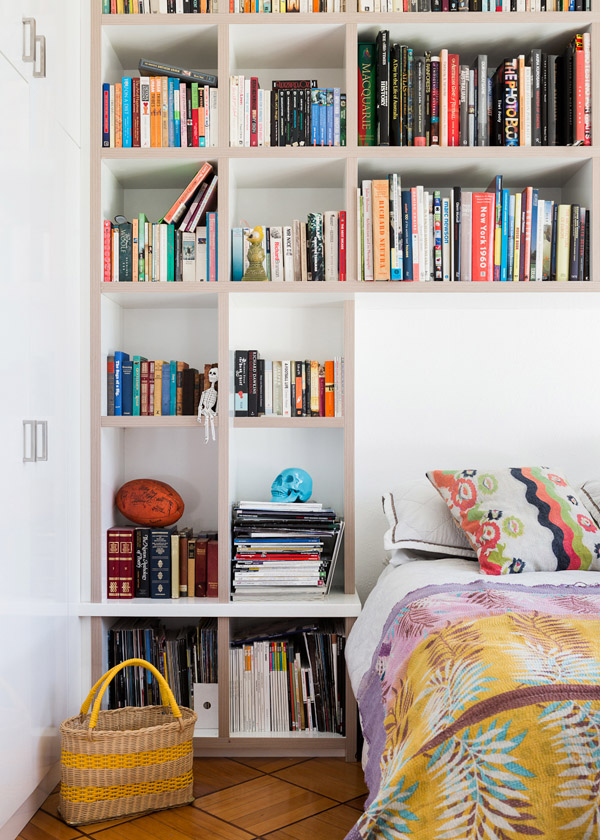 Bedroom Bookshelf Decorating Ideas With Gallery Wall
