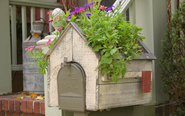mailbox planter