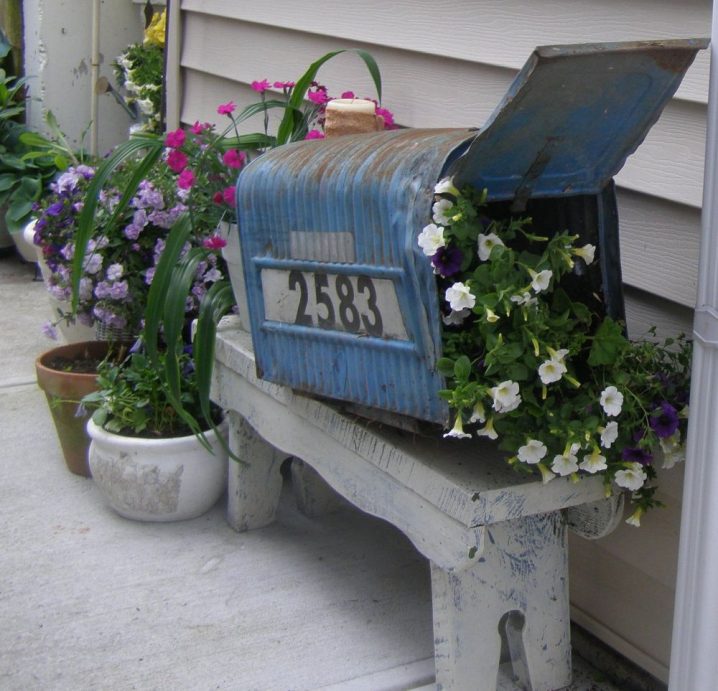 repurposed-mailbox-to-planter-container-gardening-crafts-repurposing-upcycling