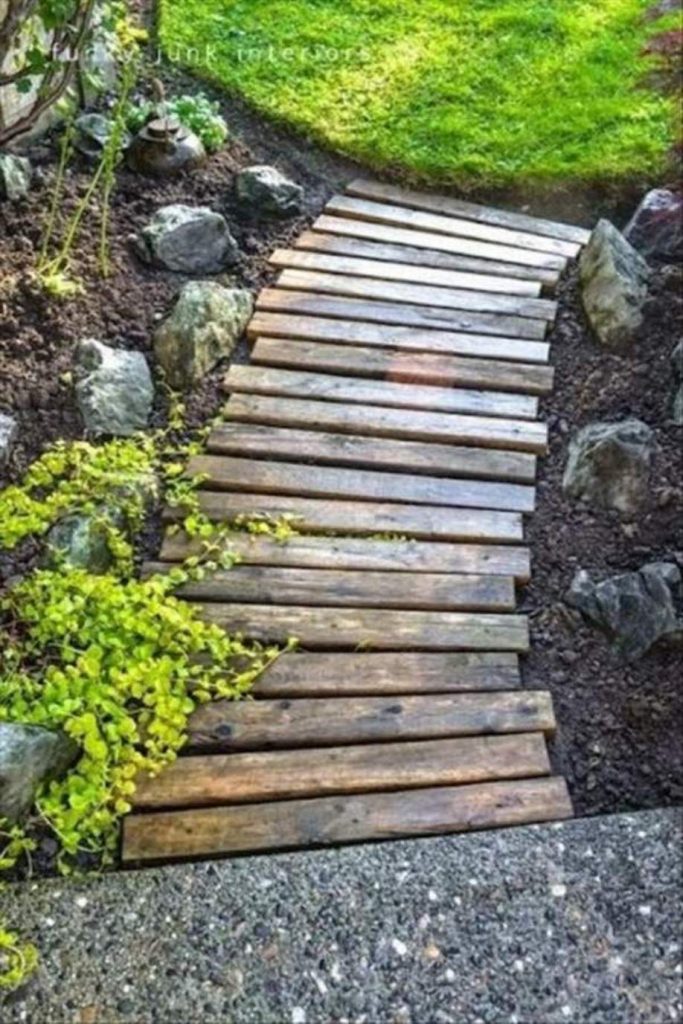 wooden-pallet-garden-walkway-ideas