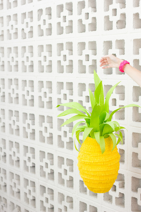 DIY-Pineapple-Pinata1-600x900
