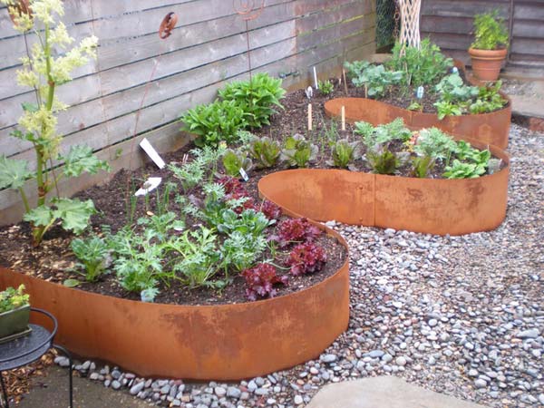 Garden-Bed-Edging-Ideas