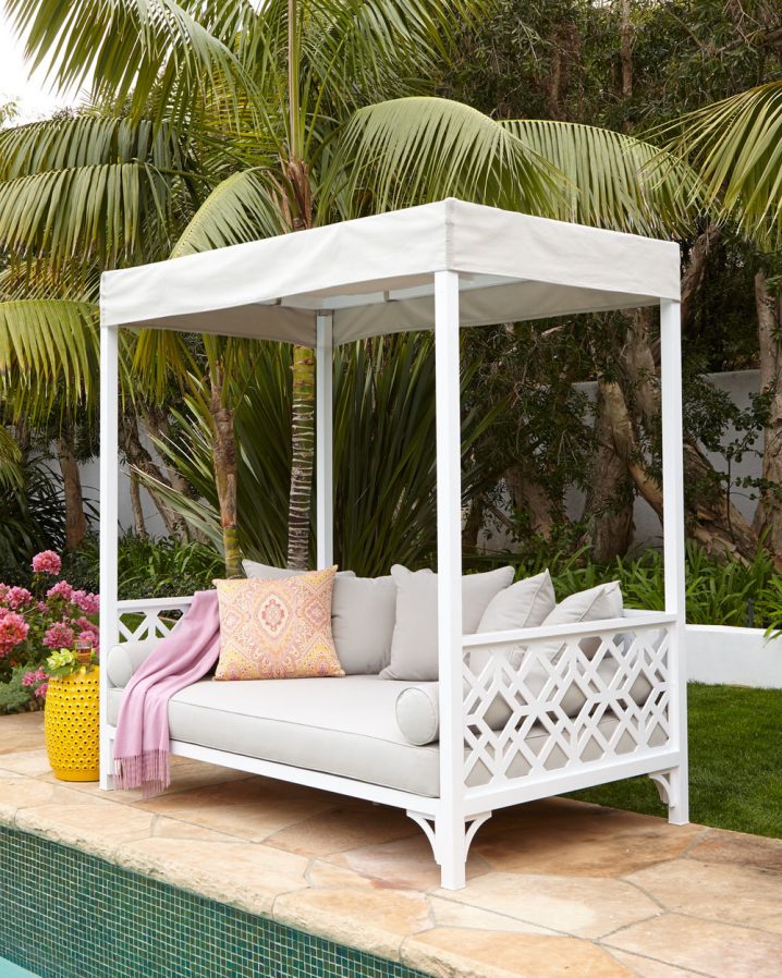 Luxury-Outdoor-Daybed