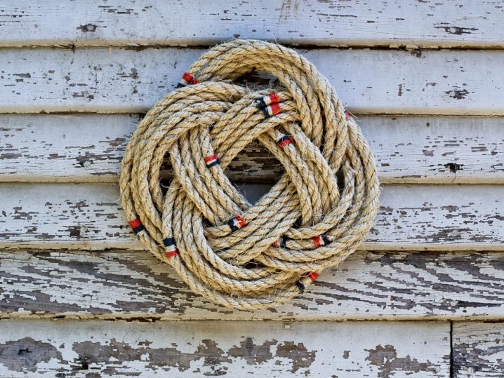 Original_Kristin-Guy-rope-wreath-step-beauty-1_h.jpg.rend.hgtvcom.1280.960
