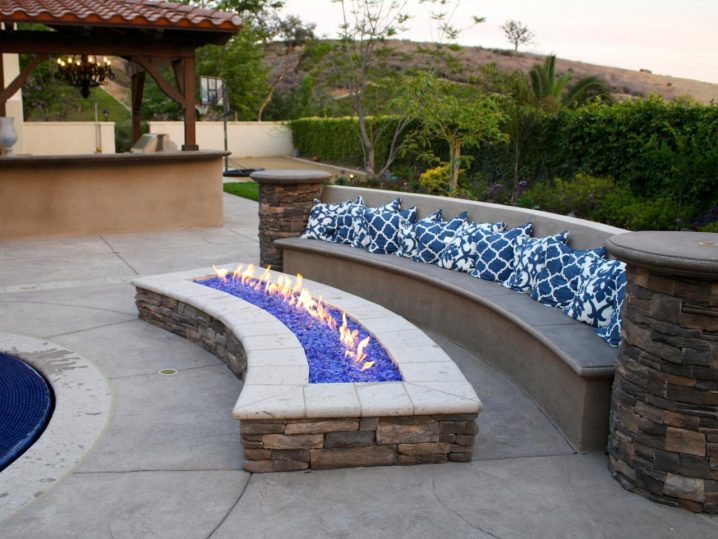 outdoor seating areas 