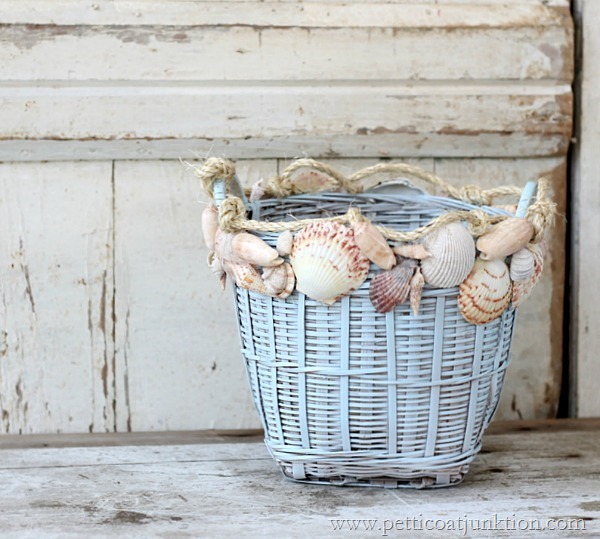 how-to-decorate-with-seashells-Petticoat-Junktion_thumb