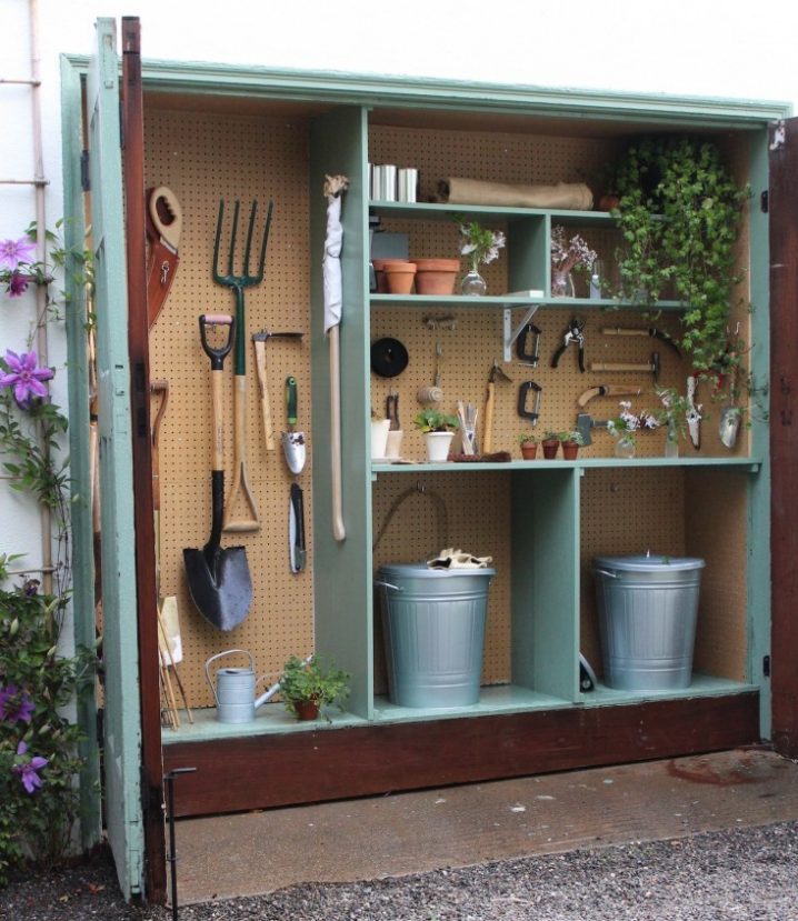 how-to-organize-a-mini-garden-storage-shed-1