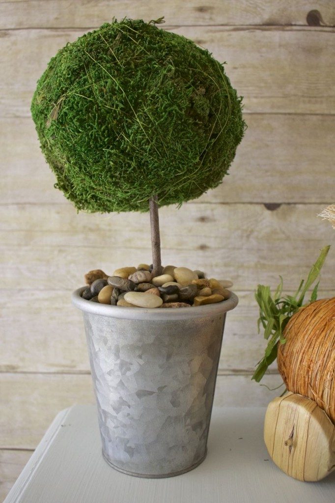 diy-moss-topiaries-for-spring-and-easter-decor-1