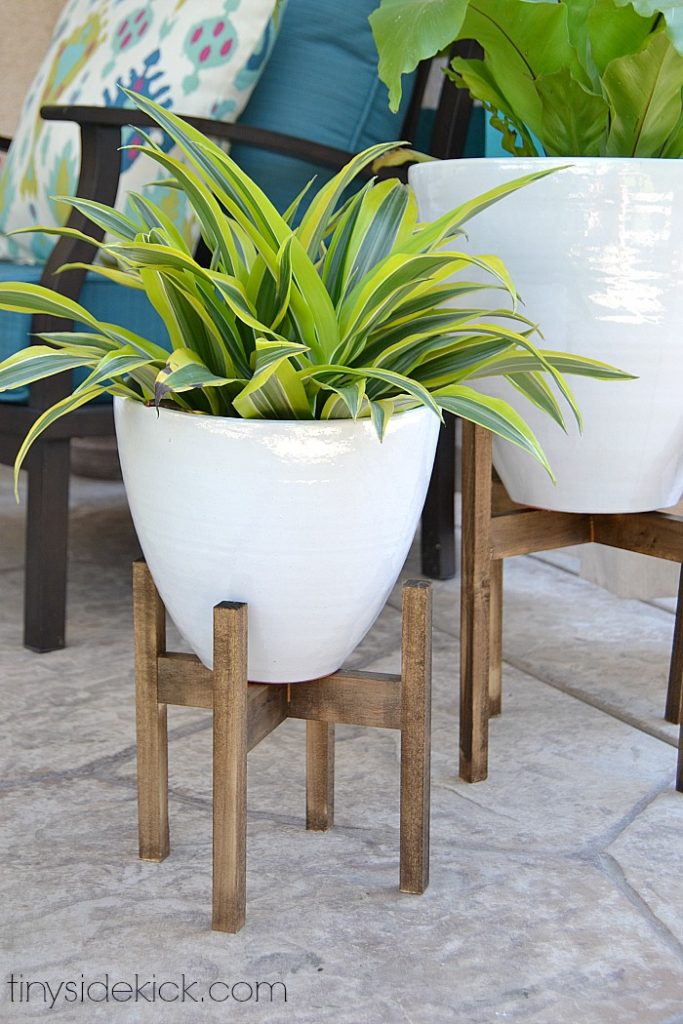 diy-wooden-plant-stands-2