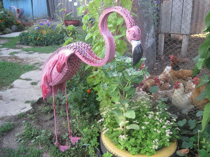 flamingo-backyard-decor