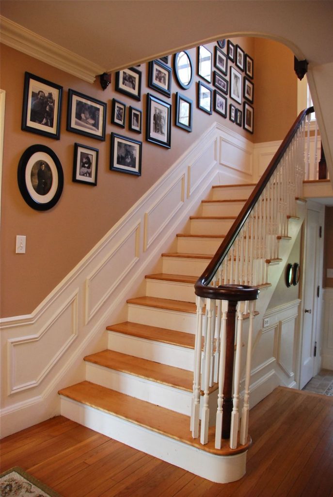 tips-to-create-a-gallery-wall-in-a-stairwell-top-dreamer