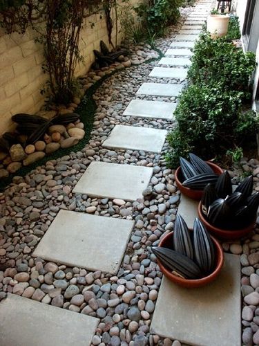 10 Awesome Pebble Paths You Would Love to Have in Your Yard