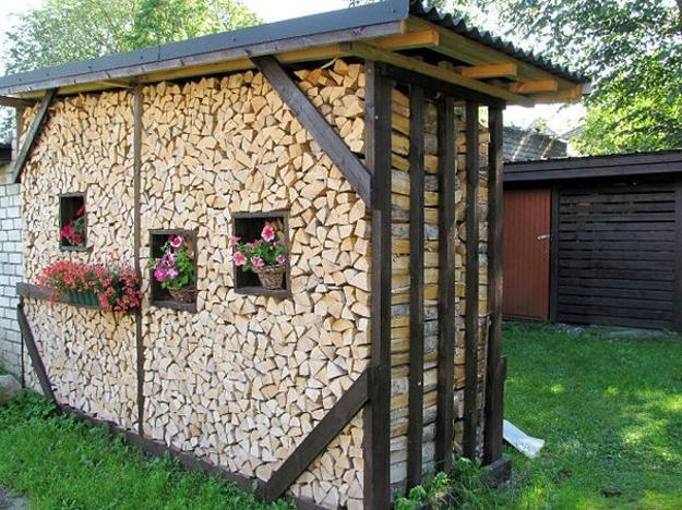 wood-storage-ideas-yard-decorations-9