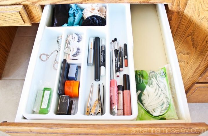 how-to-organize-with-silverware-trays-4-768x502