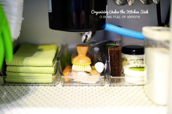 organizing-under-the-kitchen-sink-via-abfol-4