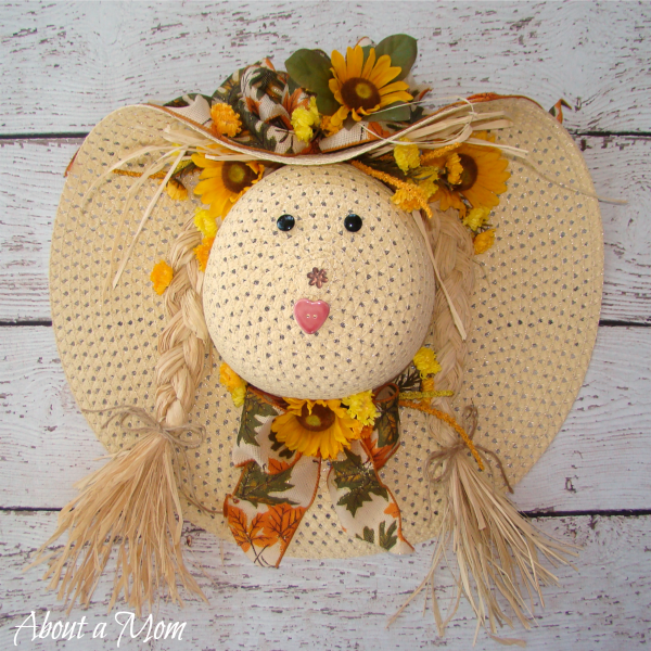 Straw-Hat-Scarecrow-Wreath