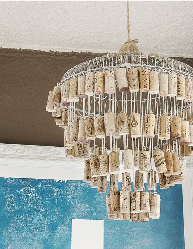 wine-cork-chandelier