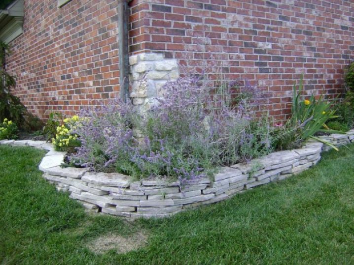 drywall-stone-stack-for-landscaping-garden-edging-ideas