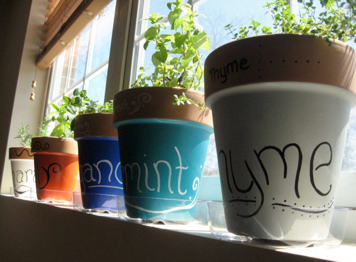 ceramic-window-sill-planter