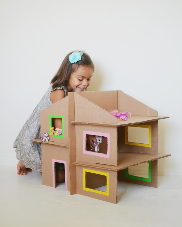 diy-kids-cardboard-dollhouse-design