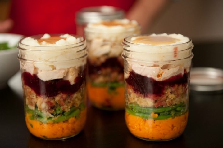 thanksgiving-leftovers-in-mason-jars