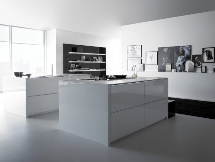 minimalist-gloss-black-and-white-kitchen