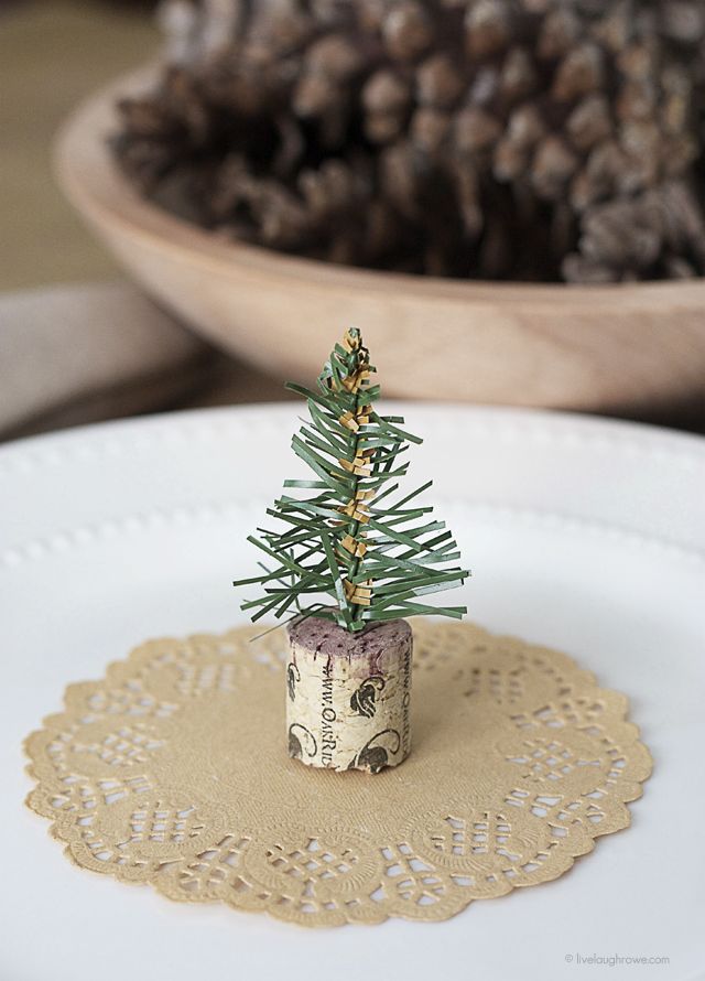 Simple Wine Cork Trees! Perfect for holiday dinner favors. Tutorial at www.livelaughrowe.com