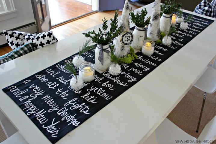 black-and-white-christmas-lyric-table-runner-h1