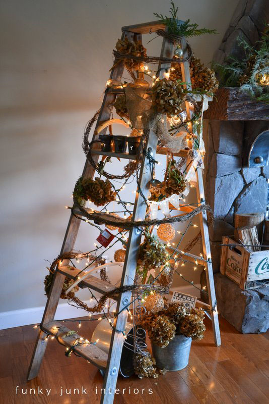 funky-junk-christmas-ladder-tree