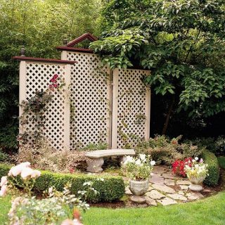 Pros And Cons Of Having Lattice Fences In Your Yard