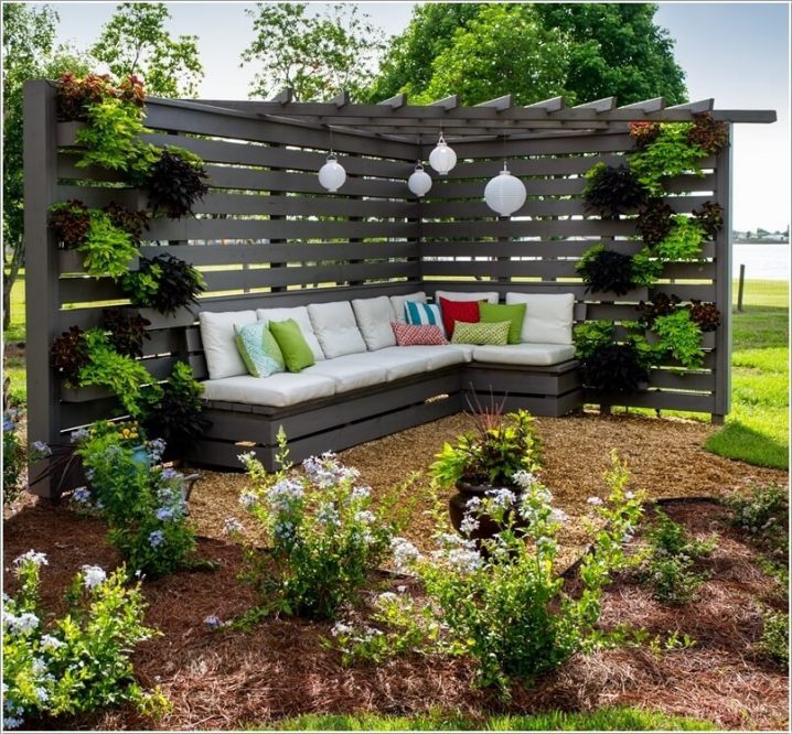 Corner Seating Areas Perfect For Small And Spacious Gardens - Top Dreamer