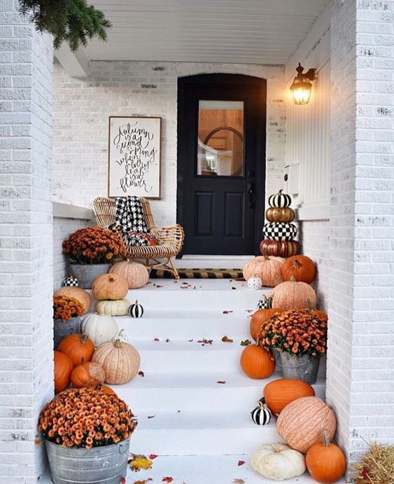 How To Decorate The Outdoor Stairs With Some Pumpkins - Top Dreamer